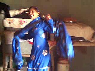 Aggan la k sanon ishq diyan panjabi mujra,,