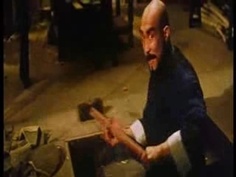Cascade JACKIE CHAN Enorme