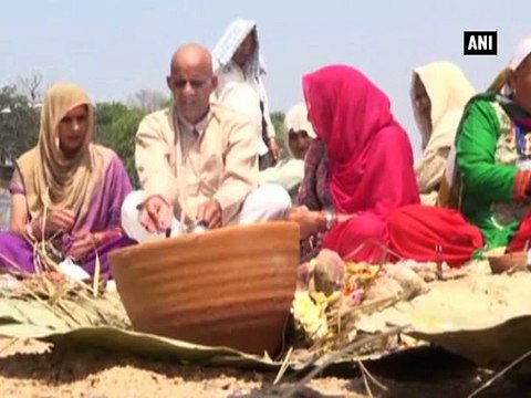 Locals in Gaya sell holy water to devotees due to water scarcity