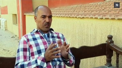 Un Egyptien mangeur de clous se fait surnommer "le nouveau Pharaon"