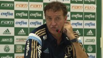 Após câimbras, Cuca revela preocupação com condição física do Palmeiras para o clássico