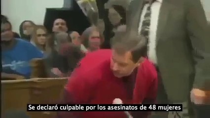 Mira como este hombre hizo llorar al asesino de su Hija