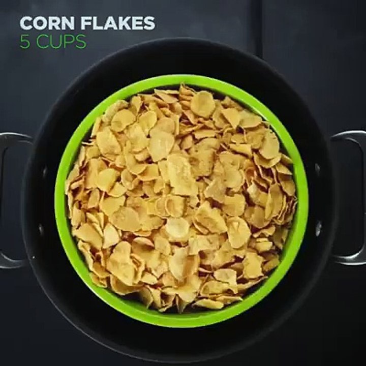 Christmas cooking fun - Corn flake holly wreaths.Credit -