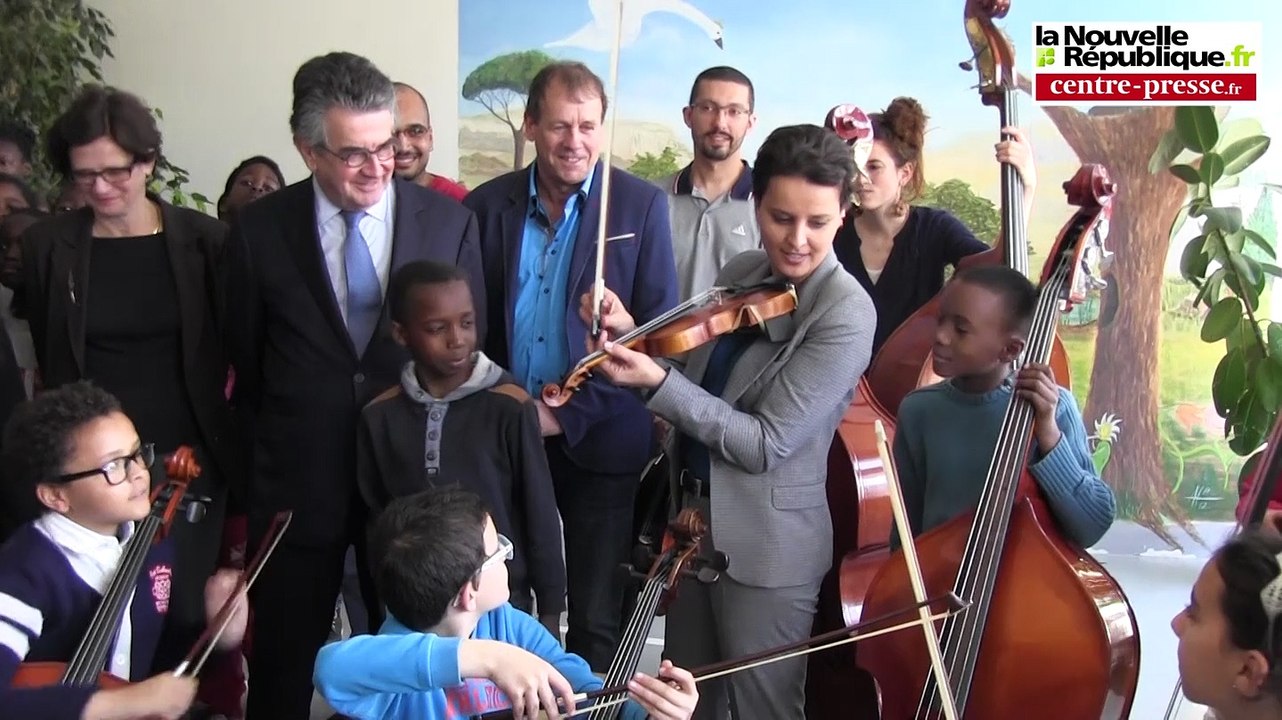 VIDEO. Poitiers. Visite de la ministre de l'Education nationale Najat Vallaud-Belkacem