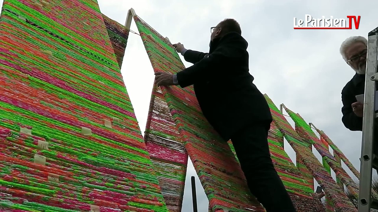 Ils tentent de battre le record du monde du plus long bracelet en élastique