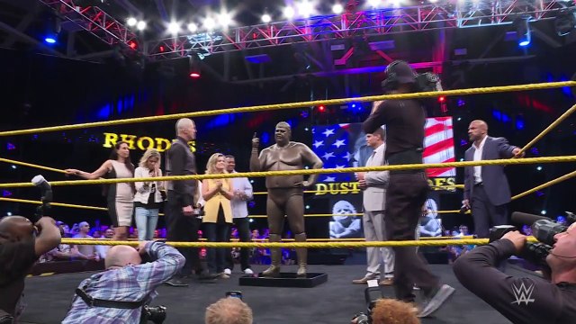 The Rhodes Family unveils the new statue of The American Dream Dusty Rhodes