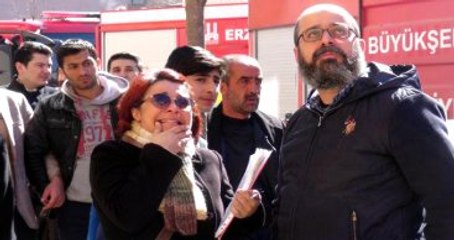 Yangını Tiyatrocular Gözyaşları ile Vatandaşlar Merakla İzledi