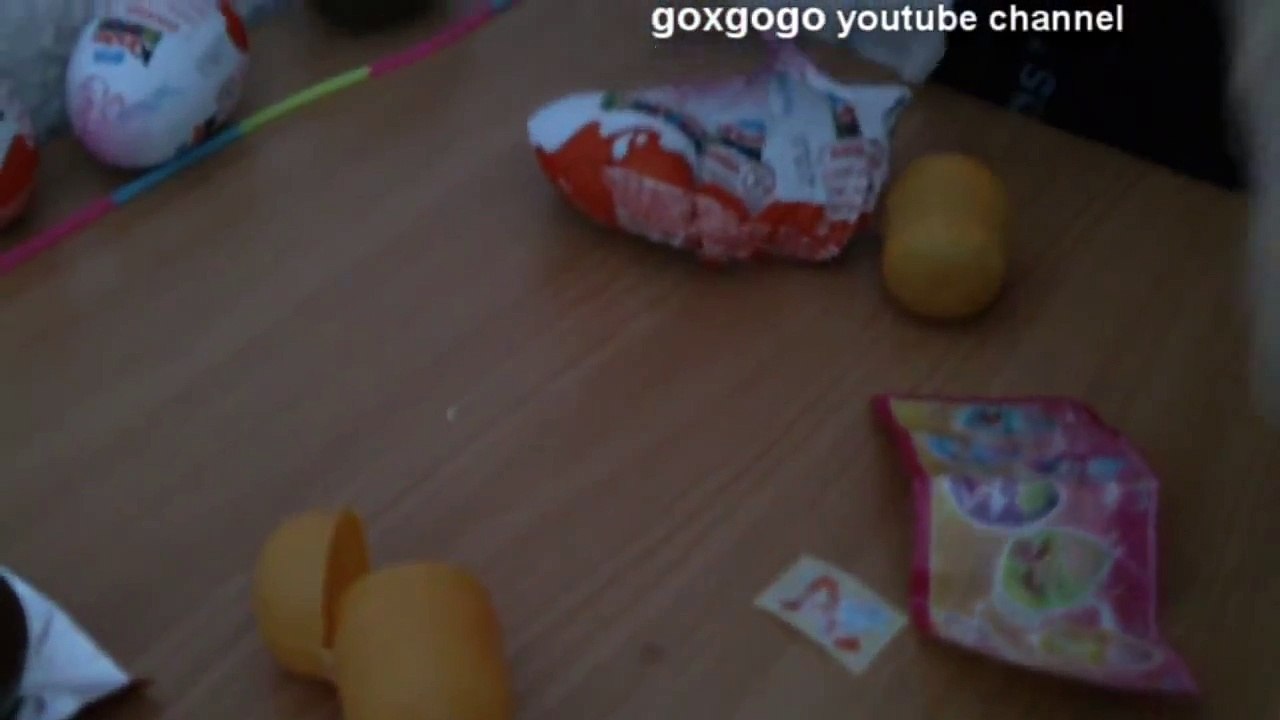 Unboxing 5 Kinder Suprise Eggs - Vinx Kinder Eggs