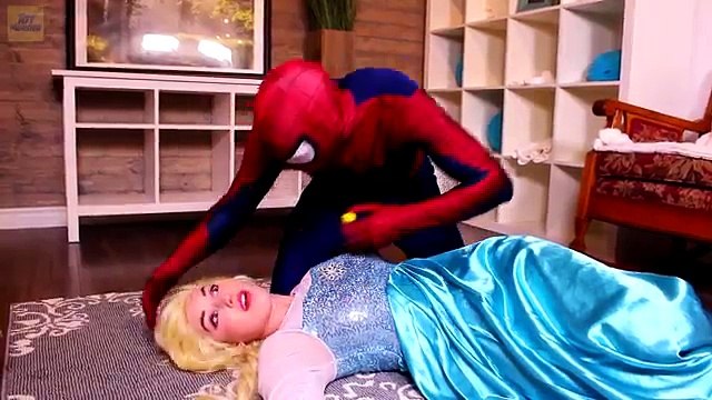 Spiderman _ Frozen Elsa vs Joker! w_ Pink Spidergirl Anna _ Batman! Superhero Fun in Real Life )