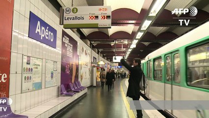 Stations du métro parisien rebaptisées avec des jeux de mots