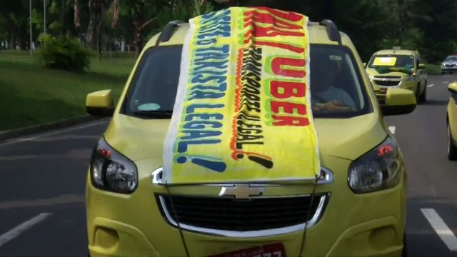 Rio comes to a standstill as taxi drivers protest Uber