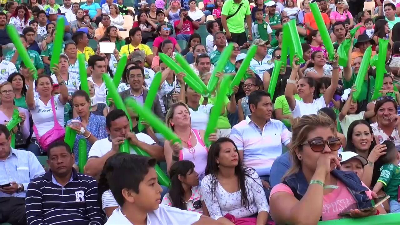 Una fiesta la visita al coloso leonés de todas las escuelas filiales del Club León