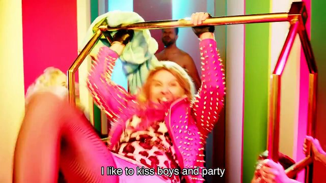 Madonna ft. Nicki Minaj - Bitch Im Madonna PARODY