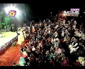 Kameez Tedi Kali live by Atta Ullah Khan Esakhelvi in Eid Show
