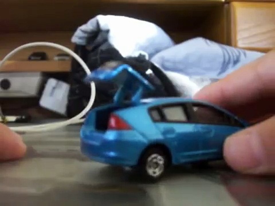 弟のトミカの紹介動画