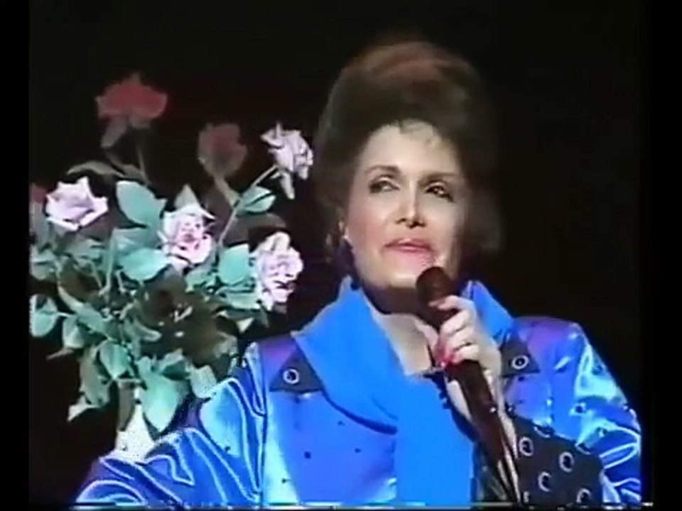 CONNIE FRANCIS 14 Hits Medley in Concert (R&R Diner)
