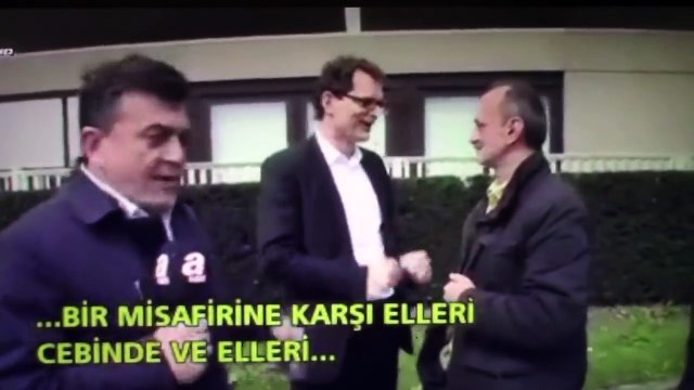 AK-Muhabiri ELİ CEBİNDE yamultan Alman ZDF yöneticisi :)