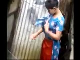 کپڑے تبد یل کرتے ہوئے لڑکی کی ویڈ یو بنا کر انٹرنیٹ پر پ