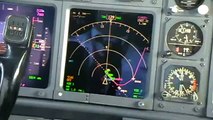 Cockpit Flight Boeing 737-800 EDDM-LEIB Part 1/2