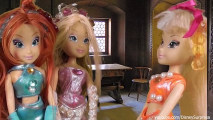 [P R T 4] Bela Adormecida fura o dedo e [ s e ] Machuca. Novela Barbie em Portugues!!! Su