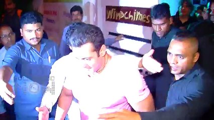 Sultan   Angry Fans Target Salman Khan Look