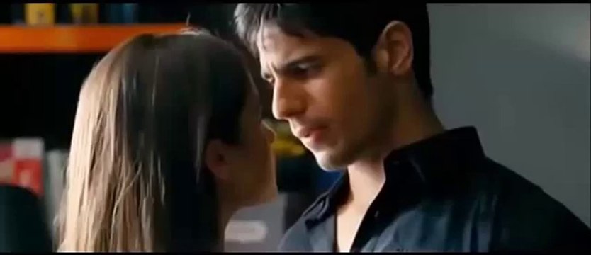 Top 3 Alia Bhatt Lip Lock Hot Kisses and Sexy Scenes