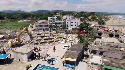 Exclusivo: las tareas de rescate en Ecuador, a vista de drone