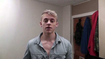 Teen bodybuilder pressing the 88lb dumbels!