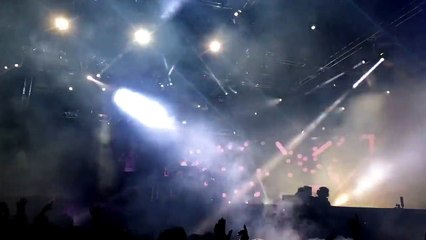 Underworld "Born Slippy" Live @ Coachella 2016 Sahara Tent