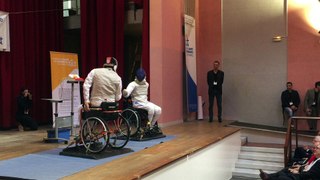 Alim Latrèche, champion handisport, en exhibition d'escrime fauteuil à Neufmoutiers-en-Brie