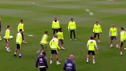 Keylor Navas shows great tehnic gesture in training 20.04.16