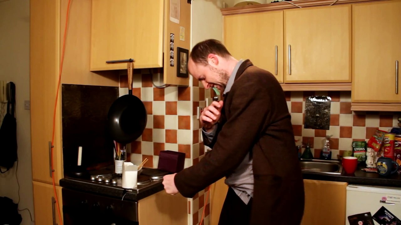 No Friends - Parodie du générique de Friends... sans amis !