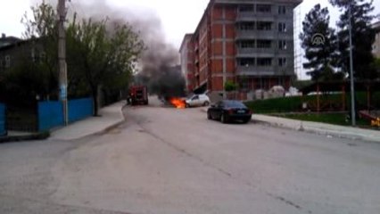 Seyir Halindeki Otomobil Yandı