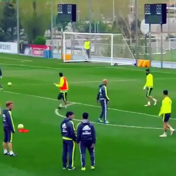 3, 2, 1 kayıt...! James Rodriguez'den özel ders
