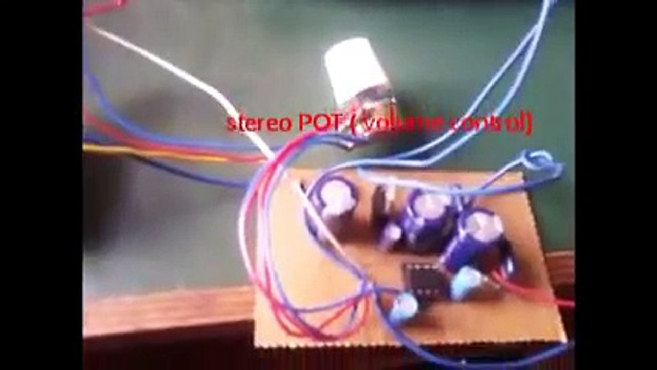 Audio amplifier using TDA2822