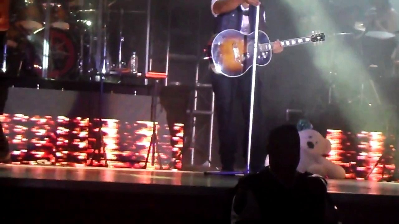 "NADA ES PARA SIEMPRE "- LUIS FONSI ( TOUR TIERRA FIRME 2012 TIJUANA )