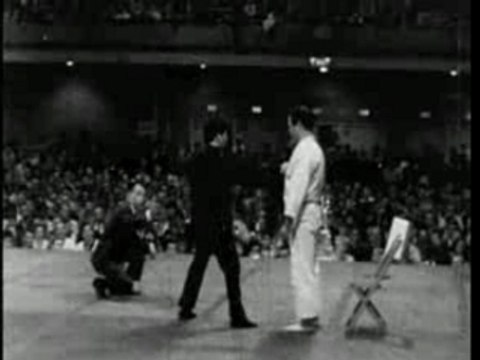 Bruce Lee - 1 inch punch and 2 finger pushup promotion ! mar