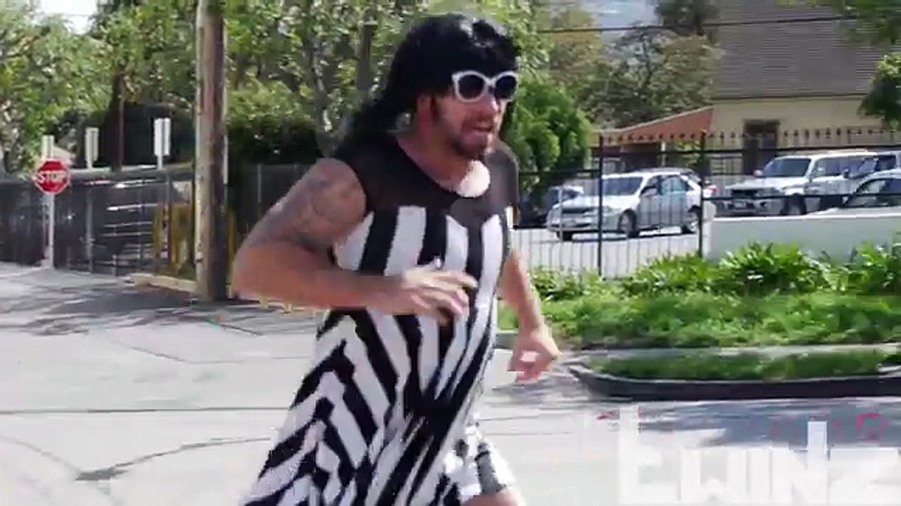 EXPLODING BAIT PURSE PRANK- IN THE HOOD 2016!! You wont stop laughing its my challenge