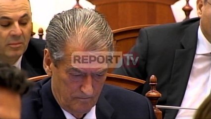 Report TV - Dokumenti/Opozita mbron  dekoratat e ish-sigurimsave