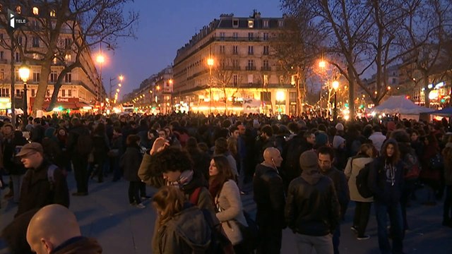 Paris : Deuxième Nuit Debout pour les Indignés de la place de la République