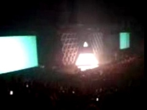 daft punk bercy rappel alive angle 2007 gauche left pyramide