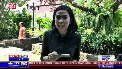 Ahok Berdiri di Dalam Bus karena Tak Kebagian Kursi