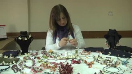 Gönüllerin Dili" İğne Oyaları