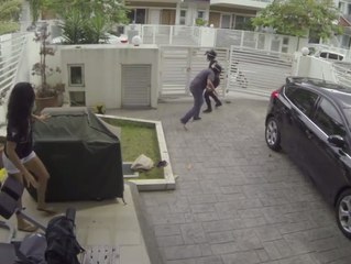 A handbag thief is suprised by his victim