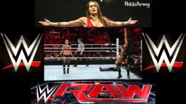 WWE RAW: Paige & Natalya vs Brie Bella & Alicia Fox