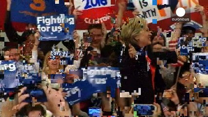 سندرز: کلینتون عذرخواهی کند