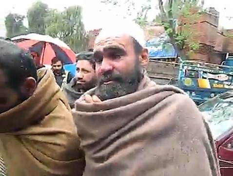 خوازہ خیلہ، سپیشل پولیس فورس تنخوا کے عدم ادئگی پر تنگ اکر میڈیا کے سامنے روپڑے،