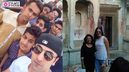 Ranbir Kapoor And Anushka Sharma meet fans in Rajasthan -Filmyfocus.com