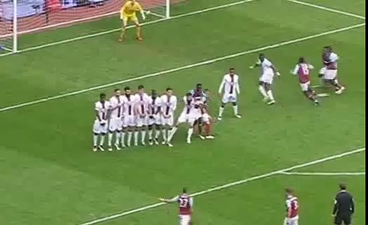 Dimitri Payet Amazing FreeKick Goal - West Ham vs Crystal Palace 2-1