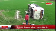 Xe khách lật xuống ruộng, 8 người nhập viện